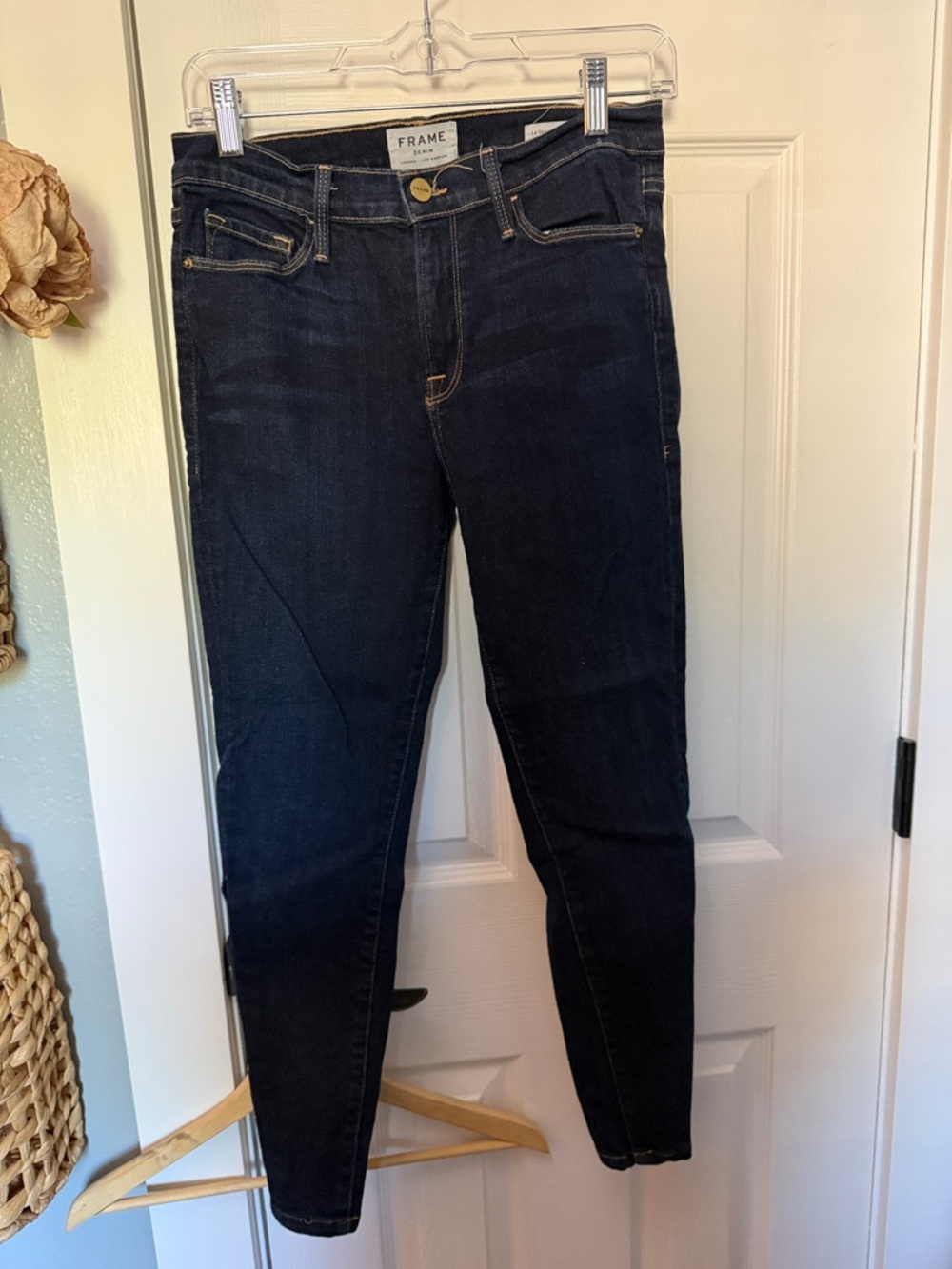 Frame Denim High-Rise Skinny Jeans in Dark Blue